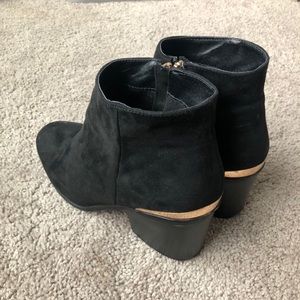 🌷$5 SALE 🌷 Black booties